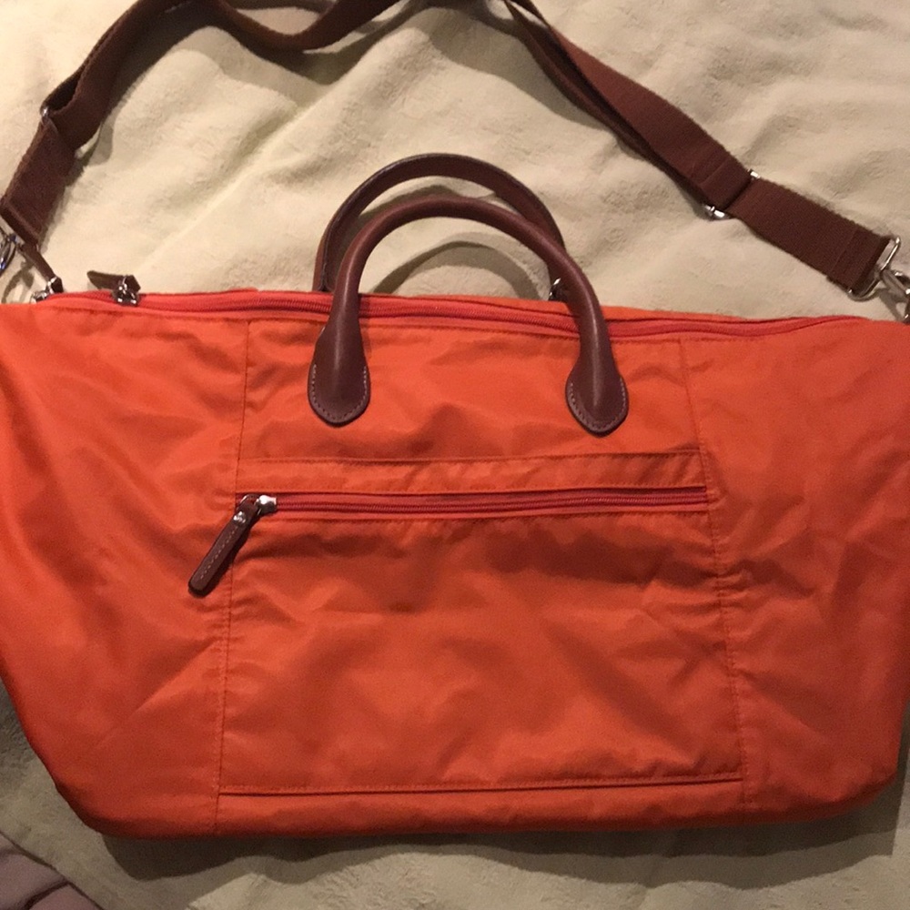 A sturdy nylon and leather, canvas Ext strap